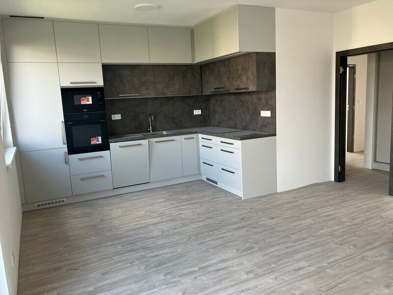 Pronájem bytu 3kk s balkonem a krytým parkovacím stáním - Liberec - Staré Pavlovice, ul. Polní