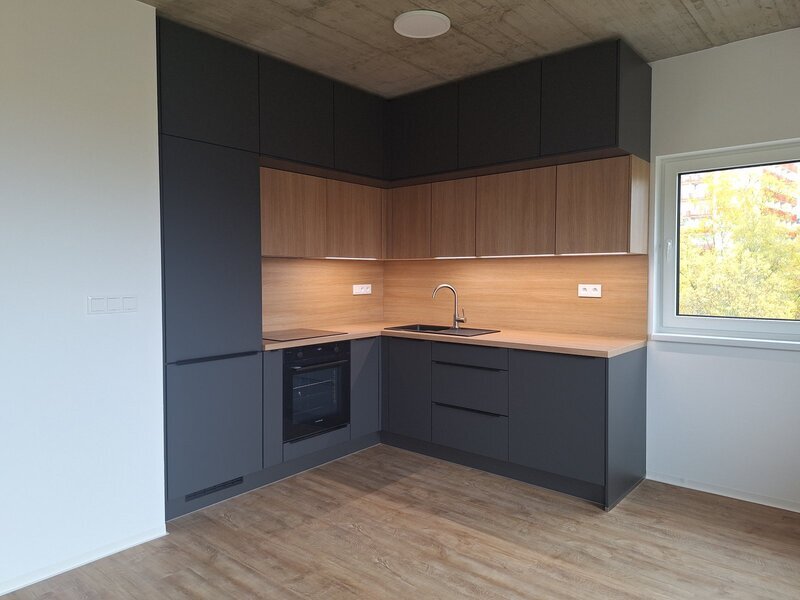 Pronájem bytu 1+kk s předzahrádkou a krytým parkovacím stáním - Liberec - Staré Pavlovice, ul. Polní