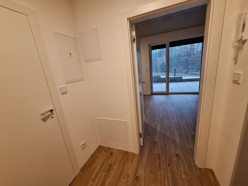 Pronájem bytu 1+kk s předzahrádkou a vyhrazeným parkovacím stáním