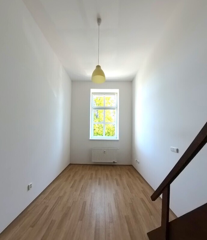 Pronájem bytu 1+kk s odděleným spaním v patře v Liberci, ul. Švermova