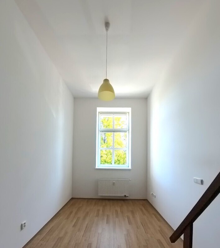 Pronájem bytu 1+kk s odděleným spaním v patře v Liberci, ul. Švermova