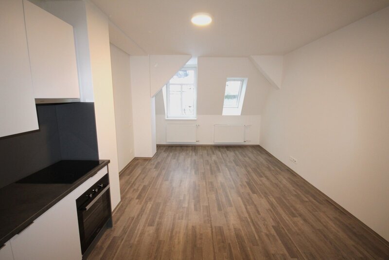 Pronájem bytu 1+kk po rekonstrukci, ul. Kateřinská