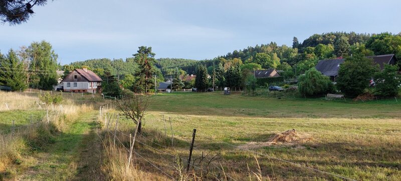 Prodej slunného stavebního pozemku ve Smržově u Českého Dubu