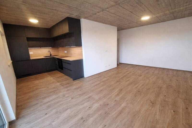 Pronájem bytu 3kk V2-16 s balkonem a krytým parkovacím stáním - Liberec - Staré Pavlovice, ul. Polní