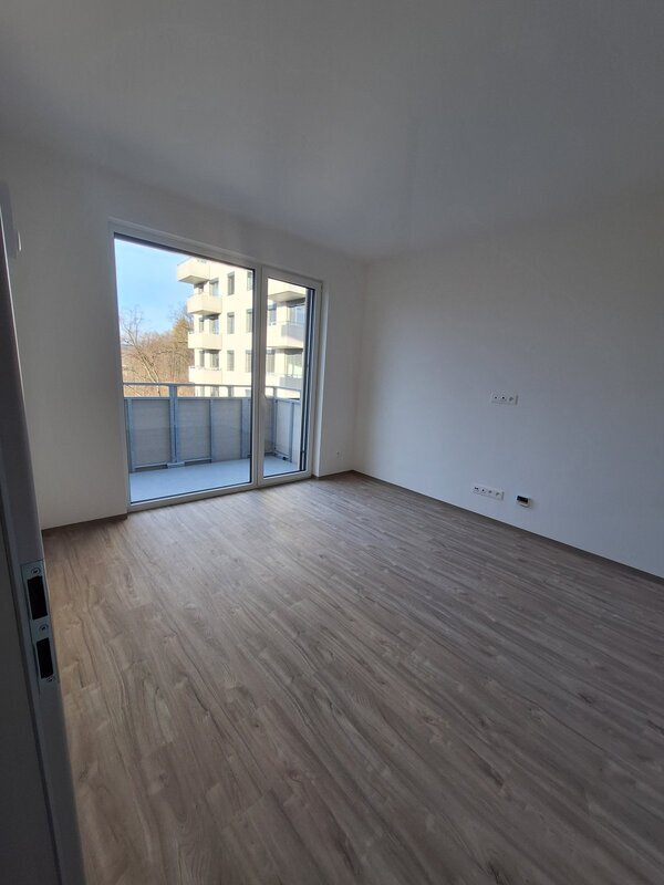 Pronájem bytu 2+1 s balkonem a krytým parkovacím stáním - Liberec - Staré Pavlovice, ul. Polní