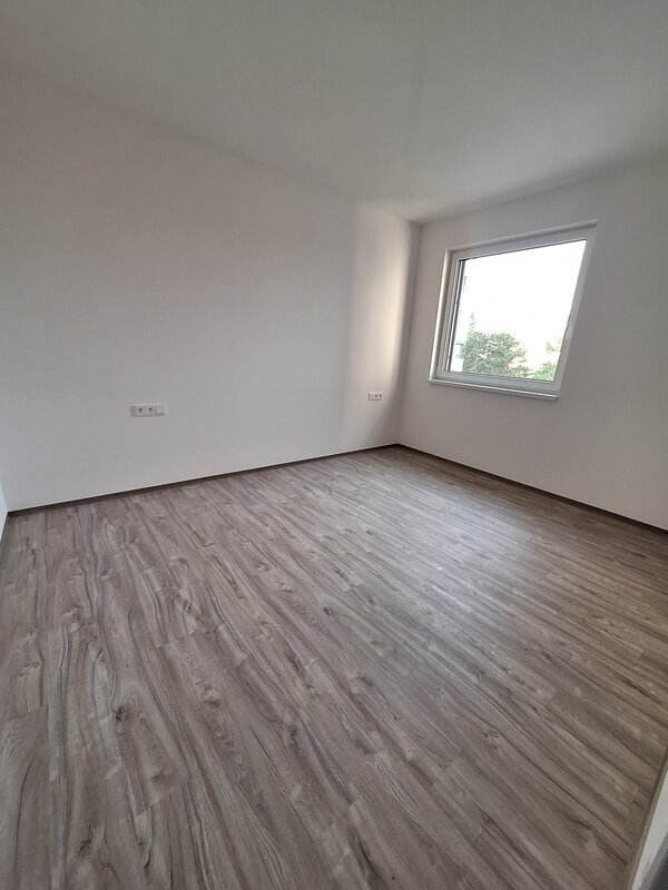 Pronájem bytu 2+1 s balkonem a krytým parkovacím stáním - Liberec - Staré Pavlovice, ul. Polní