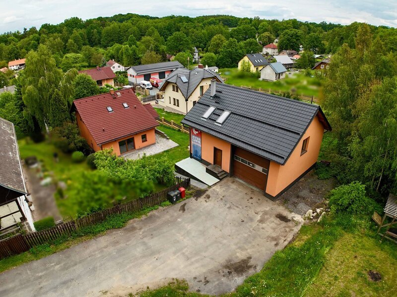 Prodej RD se samostatnou garáží v Bohaticích u Zákup