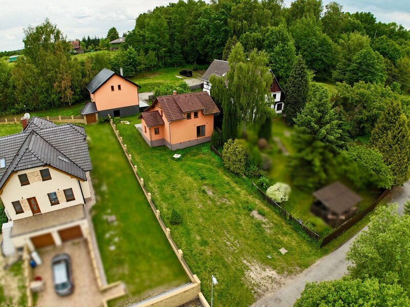 Prodej RD se samostatnou garáží v Bohaticích u Zákup