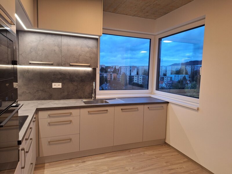 Pronájem bytu 3kk s balkonem a krytým parkovacím stáním - Liberec - Staré Pavlovice, ul. Polní