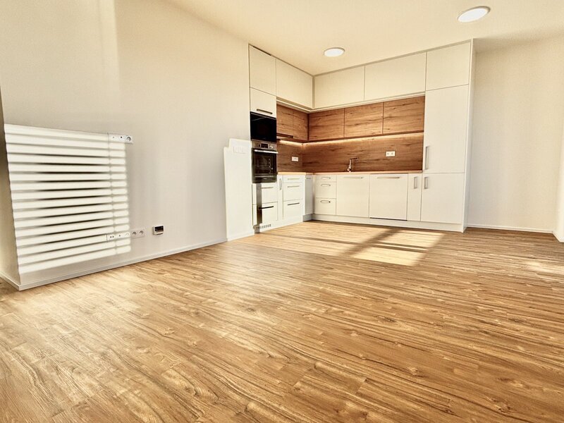 Pronájem bytu 3kk s balkonem a krytým parkovacím stáním - Liberec - Staré Pavlovice, ul. Polní