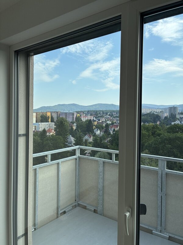 Pronájem bytu 2kk s balkonem a krytým parkovacím stáním - Liberec - Staré Pavlovice, ul. Polní