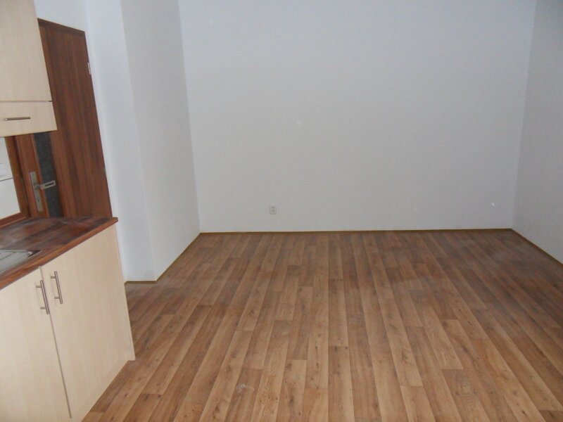 Pronájem bytu 1+kk v centru Liberce, ul. Hrazená