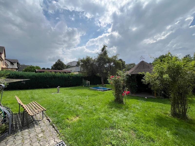 Pronájem bytu 2+kk po rekonstrukci, se zahradou ve Vesci, ul. U Družiny