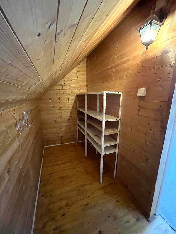 Pronájem bytu 2+kk po rekonstrukci, se zahradou ve Vesci, ul. U Družiny