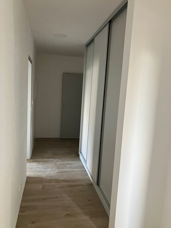 Pronájem bytu 3kk s balkonem a krytým parkovacím stáním - Liberec - Staré Pavlovice, ul. Polní