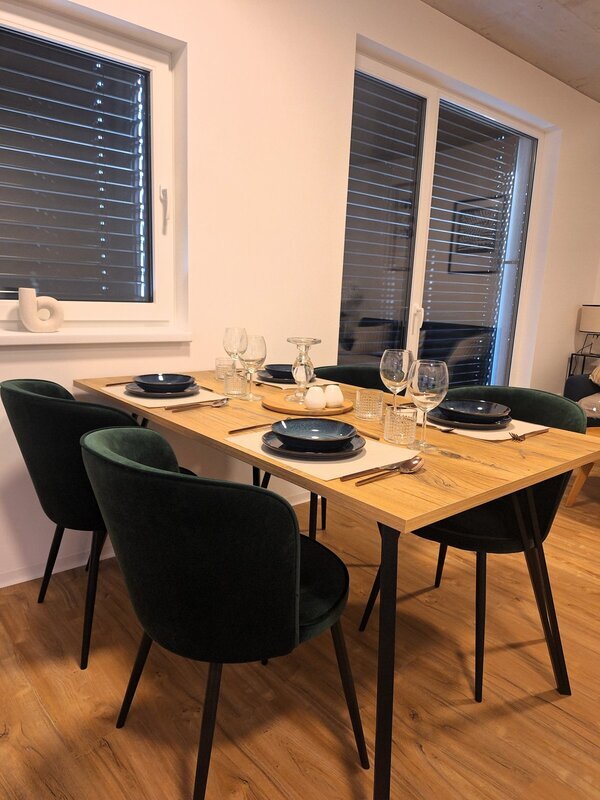 Pronájem bytu V3-04 3kk s balkonem a krytým parkovacím stáním - Liberec - Staré Pavlovice, ul. Polní